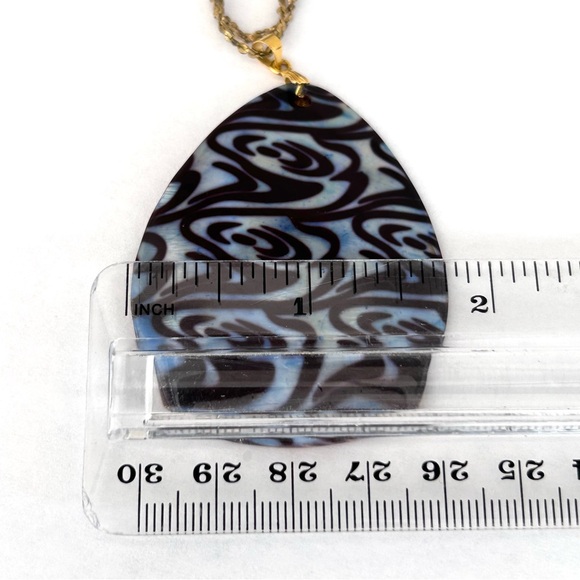 Blue Black Designer Shell Statement Necklace Gold Tone Chain - Picture 3 of 10